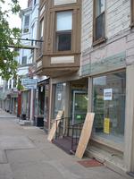 5/24/02, no longer an antique store