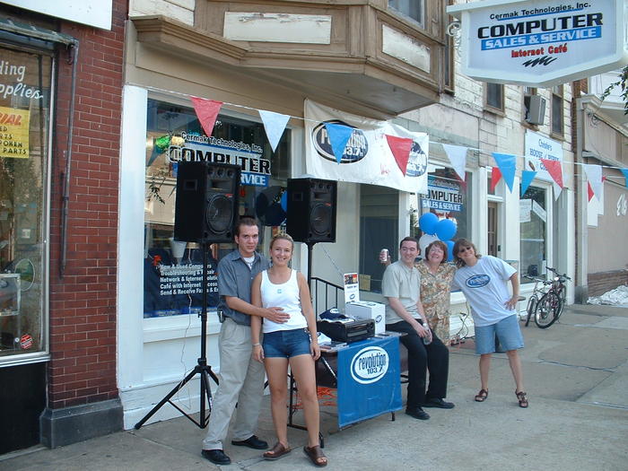 8-2-02, Glenn & his girlfriend with the Revolution