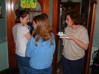 Char, Heather, Anita, and Heather's mom chat