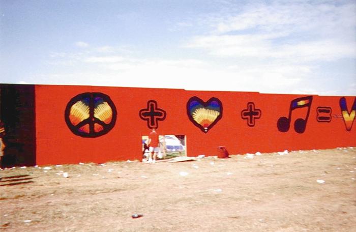 July 1999: Woodstock Wall, security problems begin