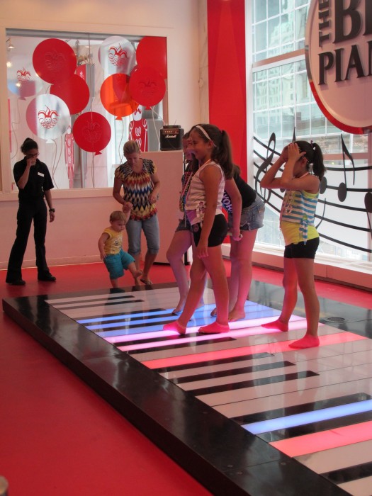 "The Big Piano" at FAO Schwarz