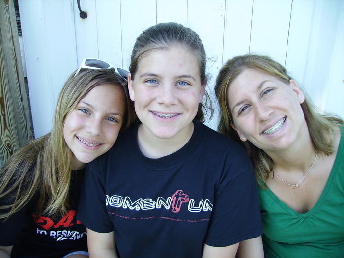 CW Tubes (GCN6M3) - Three pretty girls.