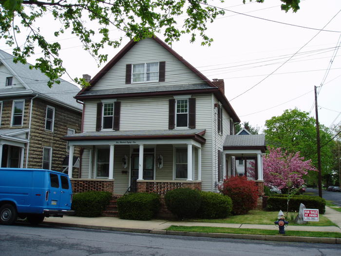 Front entrance (King Street)