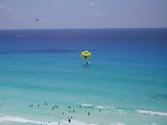 Smiley parasailing.