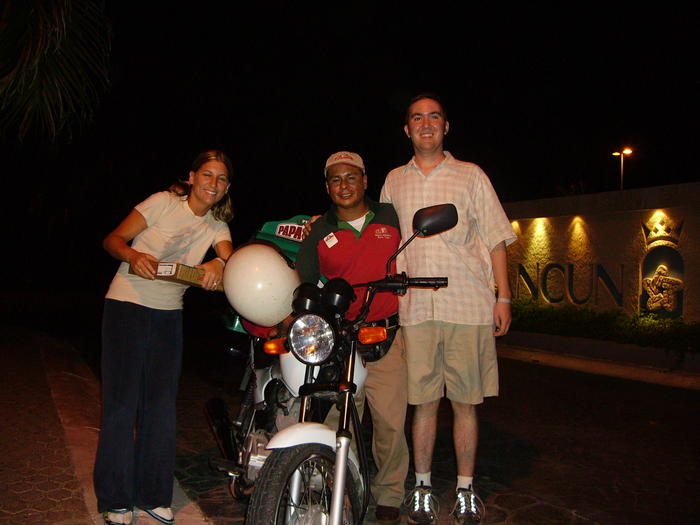 Papa John's delivers to Cancun!